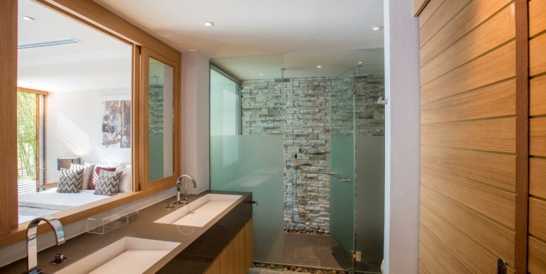 16143346193_e1d5bfa36c_h