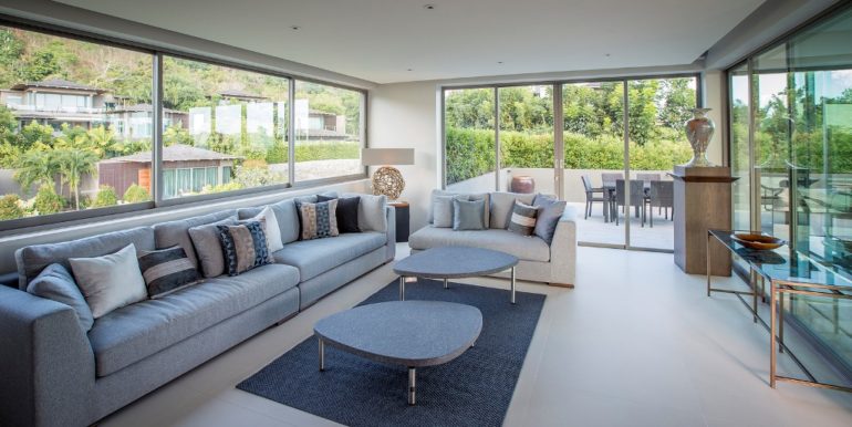 16248728070_98485620f0_h