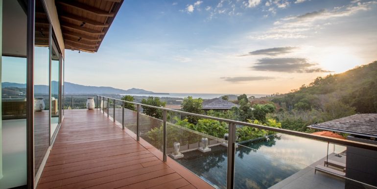 16249883789_b6ff6853d4_h