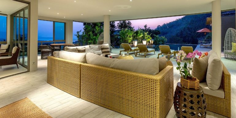 16435040382_4d29c497bc_h