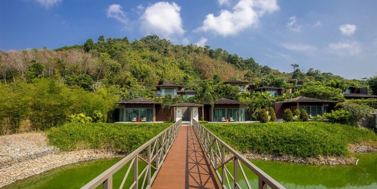 16435970965_2b09d121f5_h