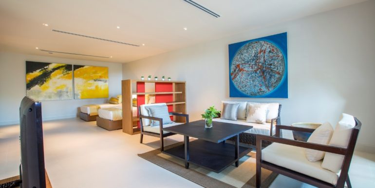 16762230032_48faf2da73_h