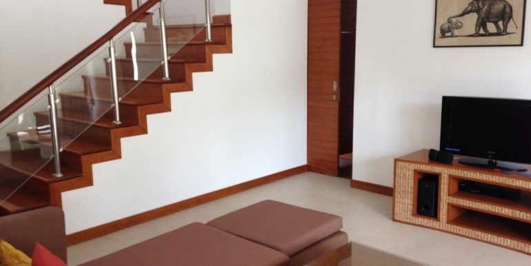 6703C93F-7561-4FF0-BB48-E784684A4AEF