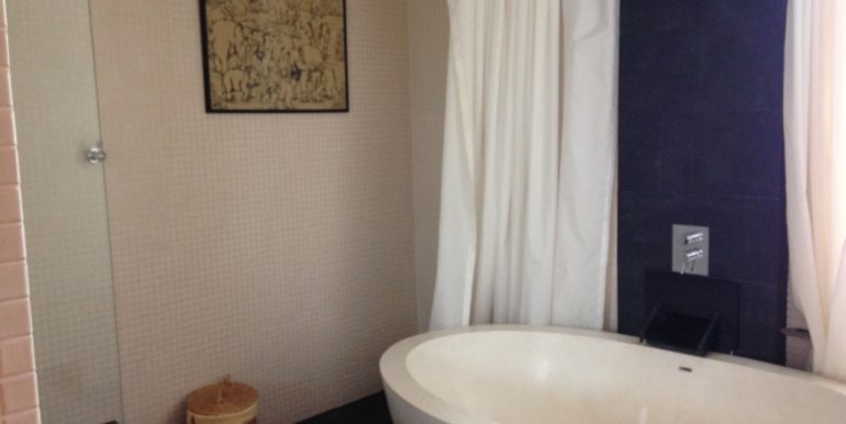 B65FC6CC-FE72-4C43-B937-A051DFC4ABEF