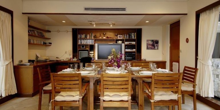 d040521085b501d5550eeaf5748fb4a7_full