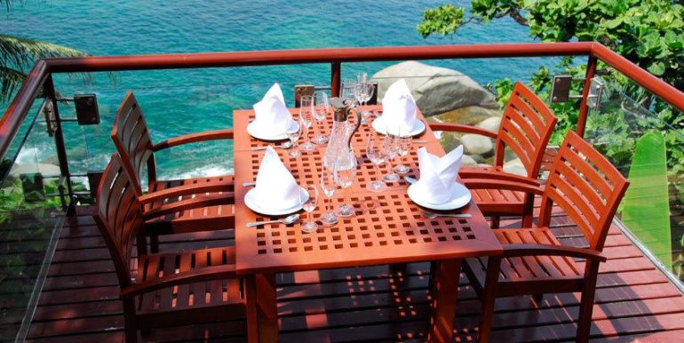 f5c9e9f4de1ac8d8f9e653321829e80e_full