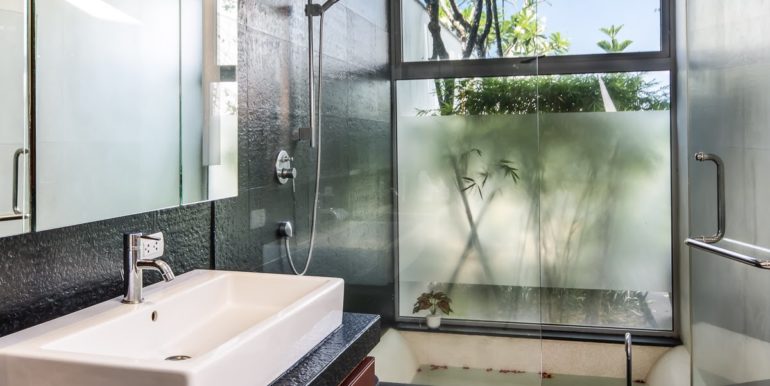 Bedroom groundfloor (7)