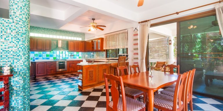 Nai-harn-villa-4-bedroom--20