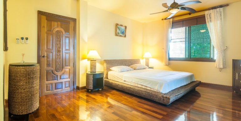 Nai-harn-villa-4-bedroom--55