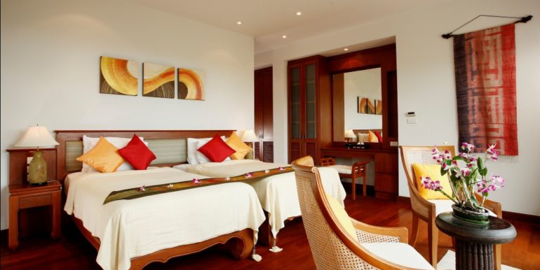 5 Bedroom Surin beach (7)