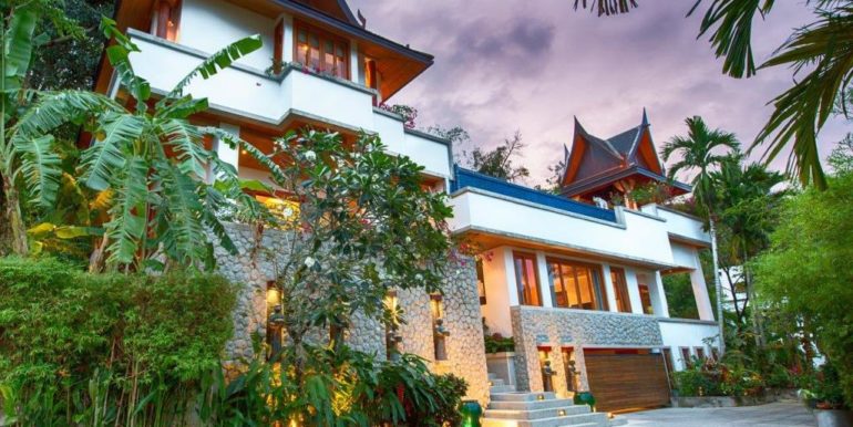 01-Baan Surin Sawan - Villa external view from driveway