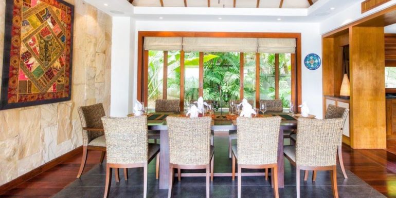 08-Baan Surin Sawan - Interior dining room