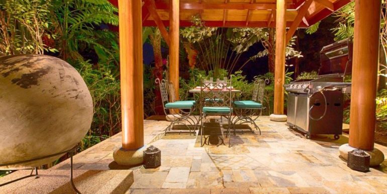 10-Baan Surin Sawan - Outdoor dining pavilion