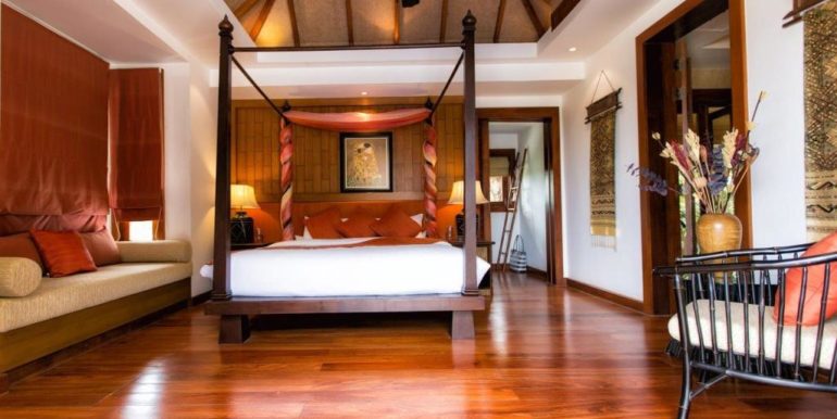 11-Baan Surin Sawan - Master bedroom