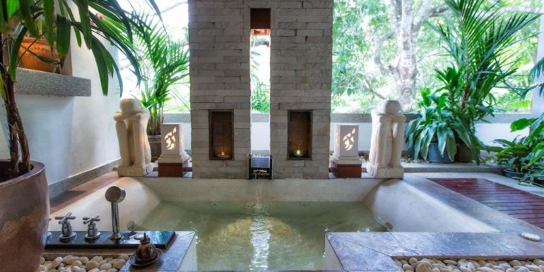 12-Baan Surin Sawan - Master suite bath