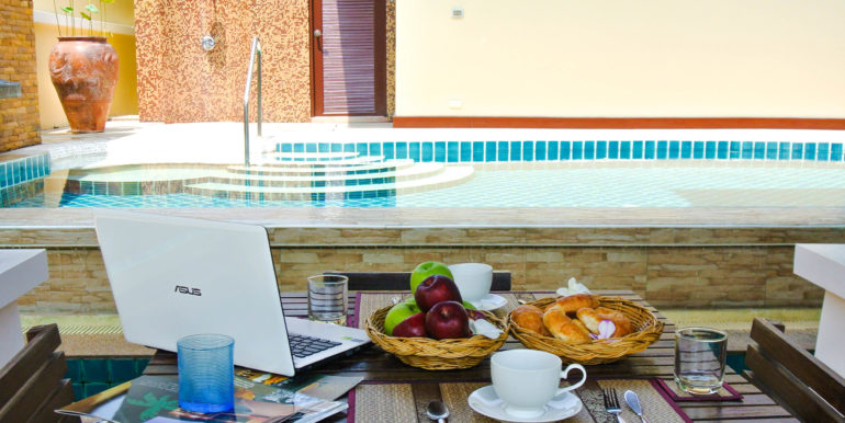 2 BDR Patio with Pool View (1)