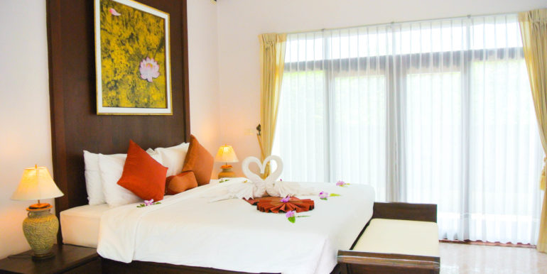 2 BDR Patio with Pool View (10)