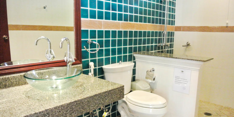 2 BDR Patio with Pool View (5)