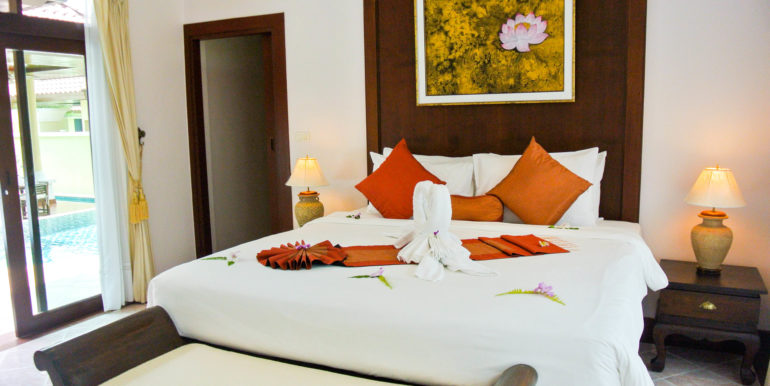 2 BDR Patio with Pool View (9)