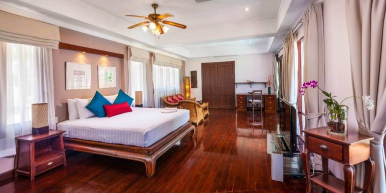 5 Bedroom Patong Headland (37)