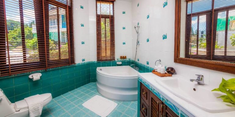 5 Bedroom Patong Headland (9)