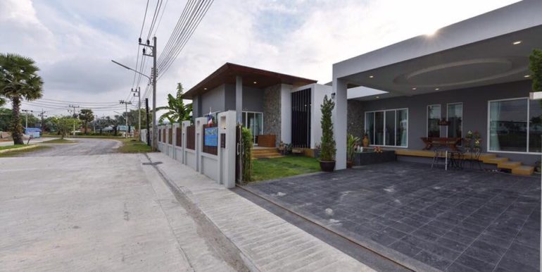 4 Br Ananda Lake View (14)