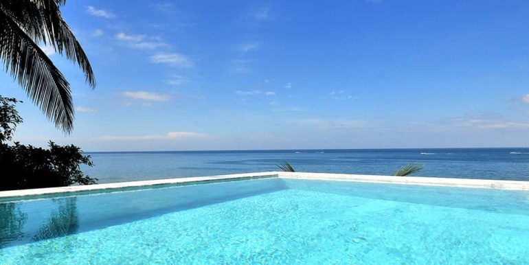 5 Bedroom waterfront Villa (11)