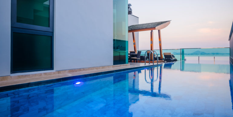 3 Bedroom Rawai Beachfront (32)