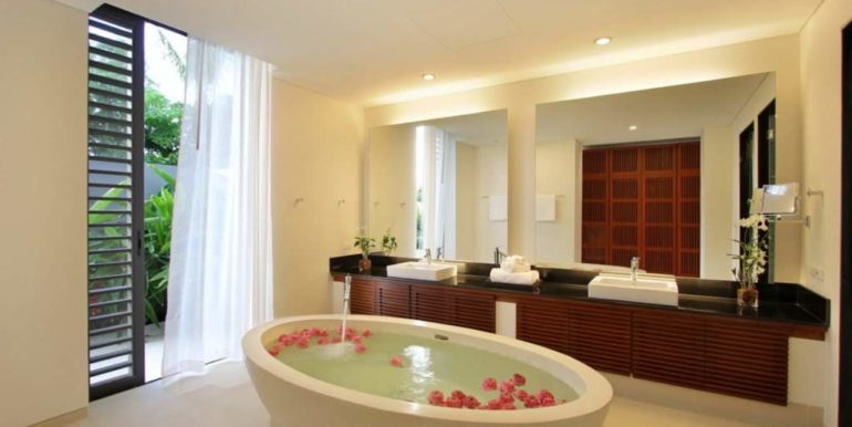 4 Bedroom Cape Yamu (38)