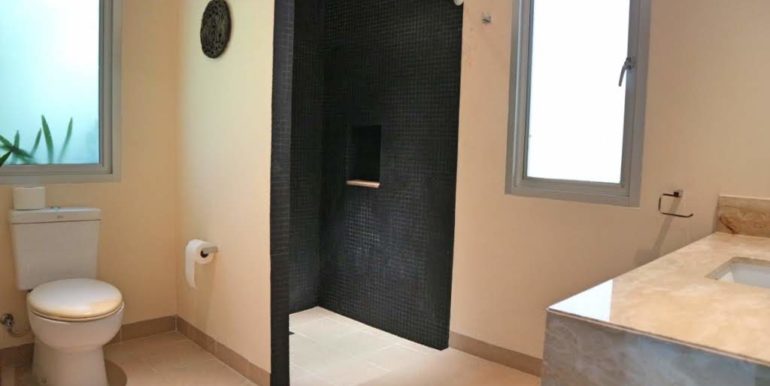 4 Bedroom Naka ocean view (26)