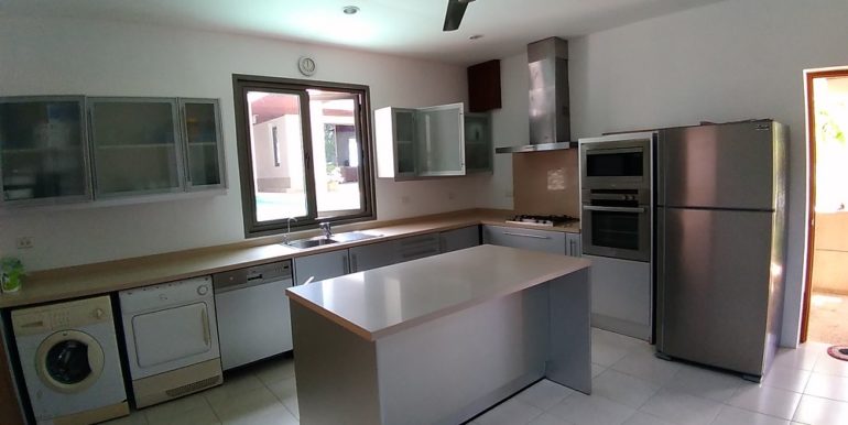 Natai Beach Front Villa (21)